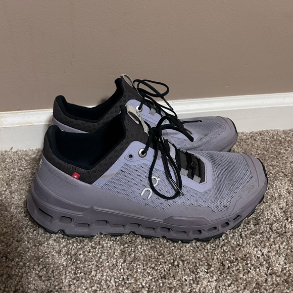 On Running Ultracloud Purple Shoes - Picture 2 of 4